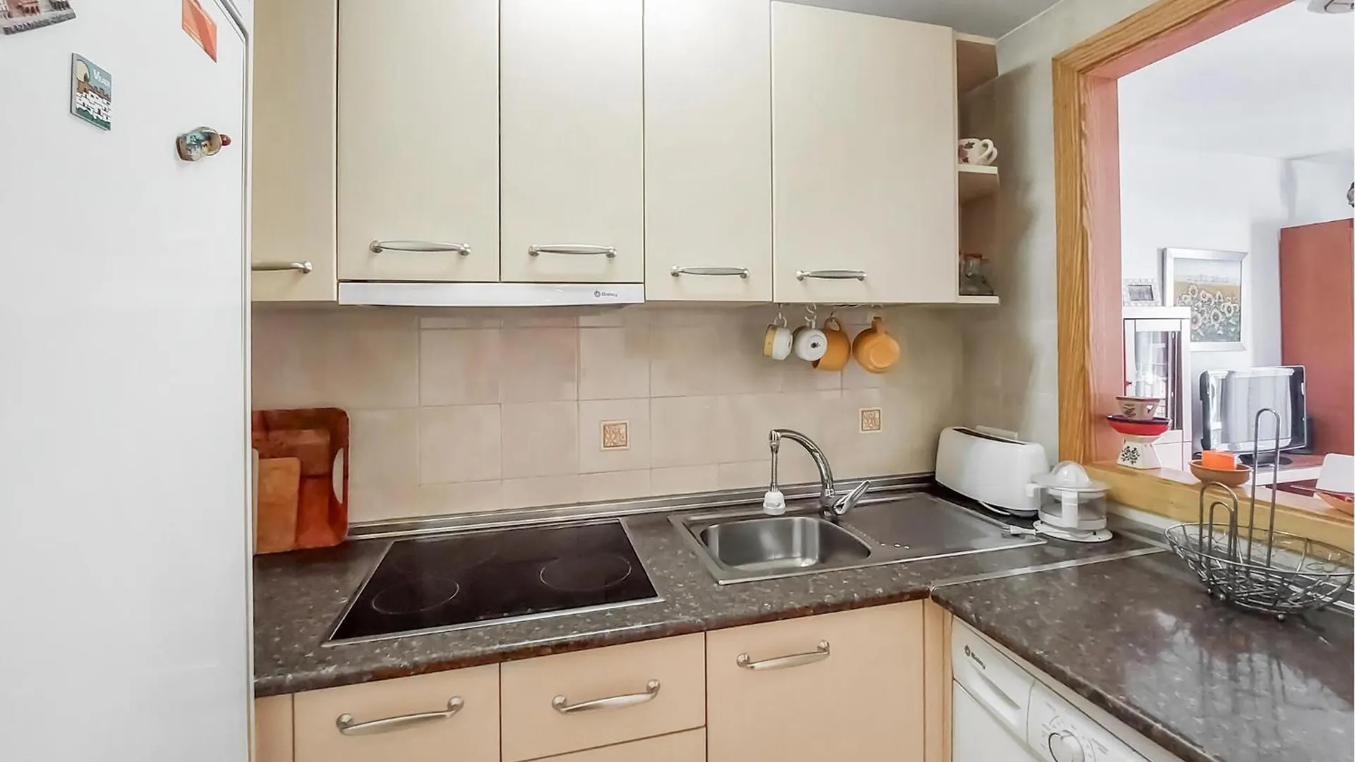 Stunning Apartment In Fuengirola With Kitchen