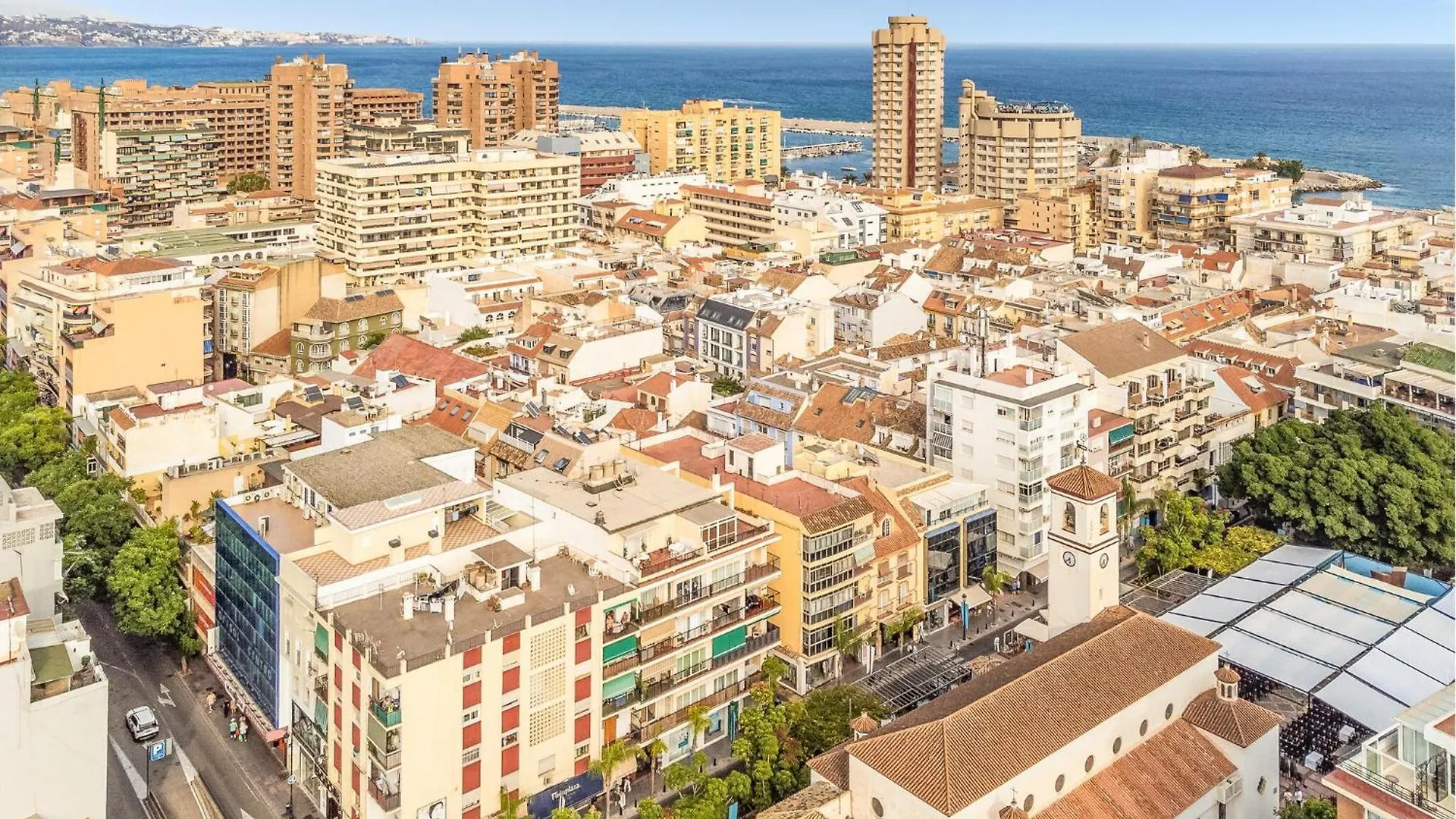 Stunning Apartment In Fuengirola With Kitchen